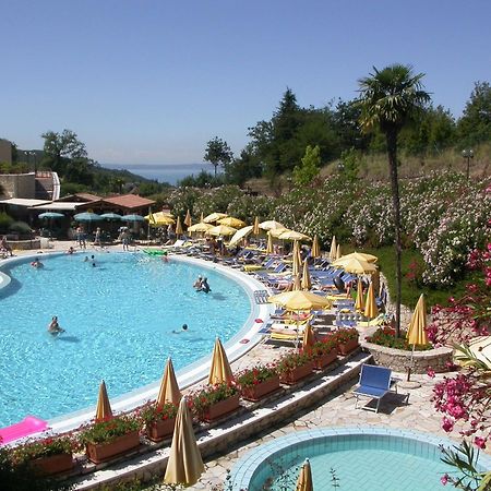 Le Torri Del Garda Familyspa Resort トッリ・デル・ベーナコ エクステリア 写真