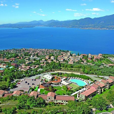 Le Torri Del Garda Familyspa Resort トッリ・デル・ベーナコ エクステリア 写真