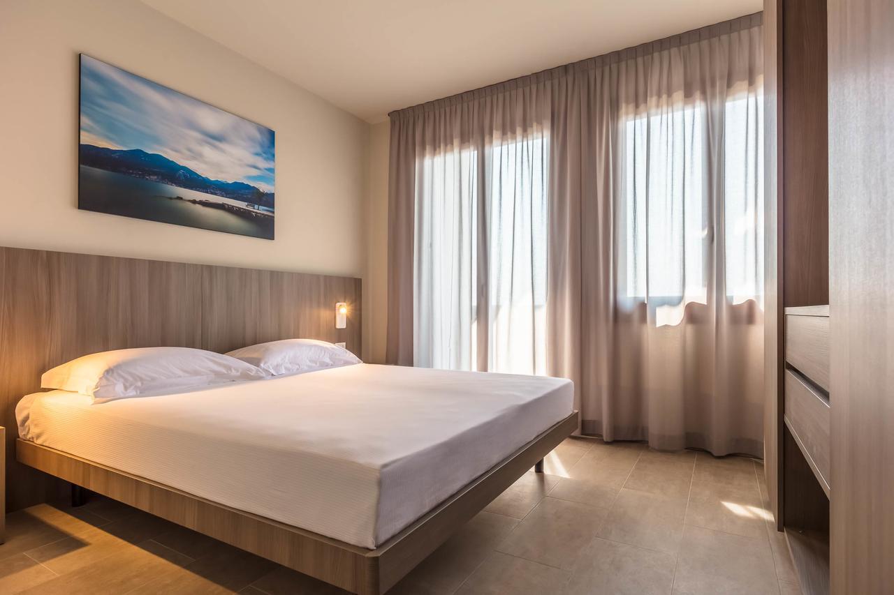 Le Torri Del Garda Familyspa Resort トッリ・デル・ベーナコ エクステリア 写真