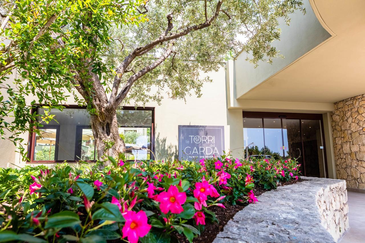 Le Torri Del Garda Familyspa Resort トッリ・デル・ベーナコ エクステリア 写真