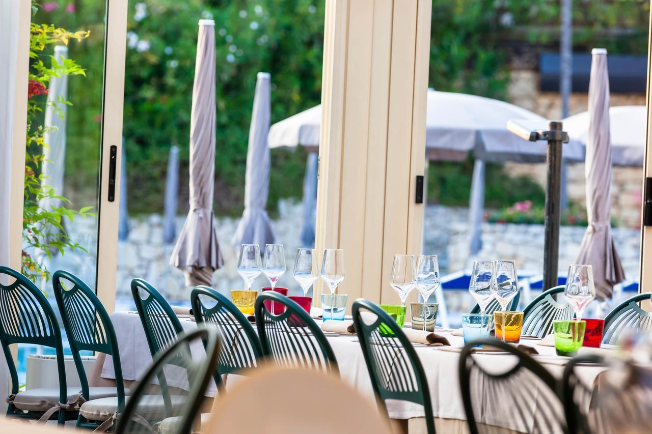 Le Torri Del Garda Familyspa Resort トッリ・デル・ベーナコ エクステリア 写真
