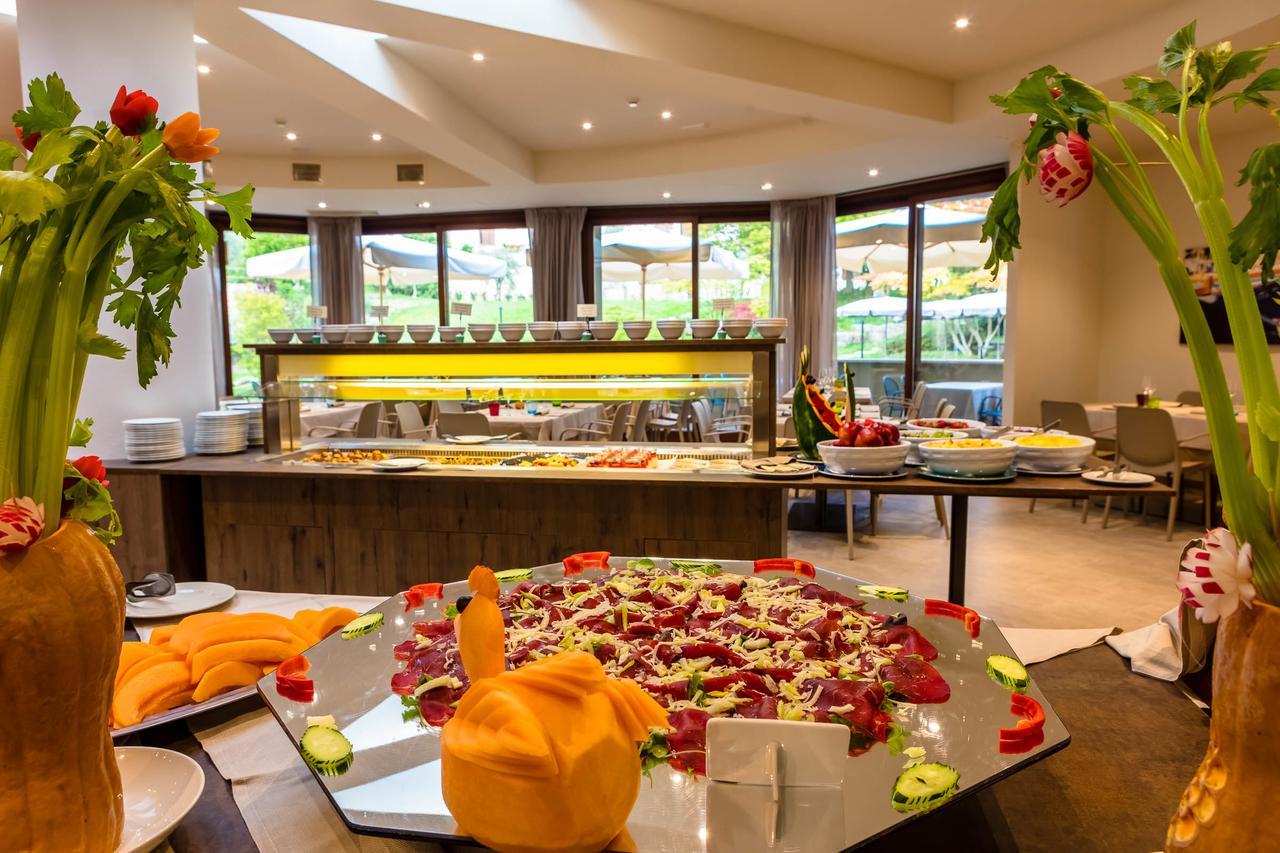 Le Torri Del Garda Familyspa Resort トッリ・デル・ベーナコ エクステリア 写真