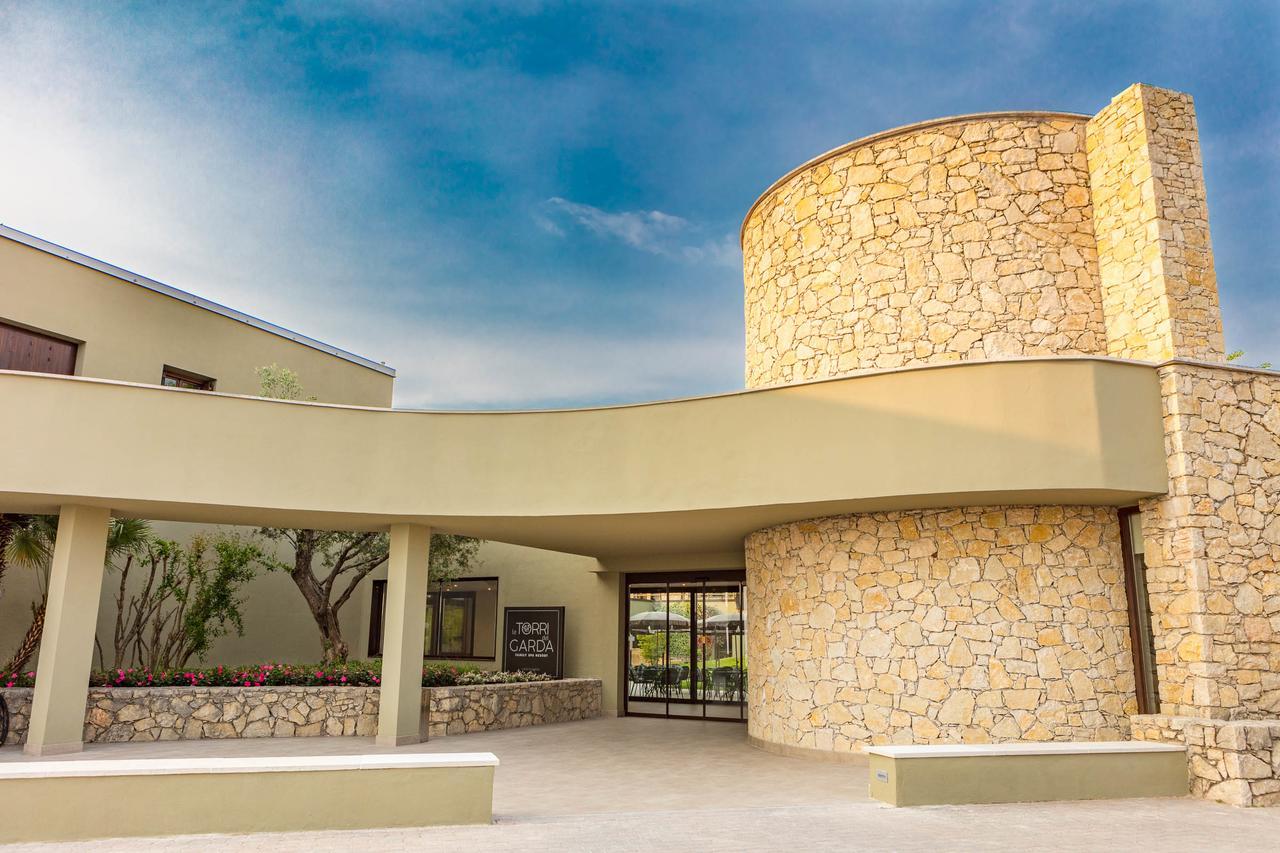 Le Torri Del Garda Familyspa Resort トッリ・デル・ベーナコ エクステリア 写真