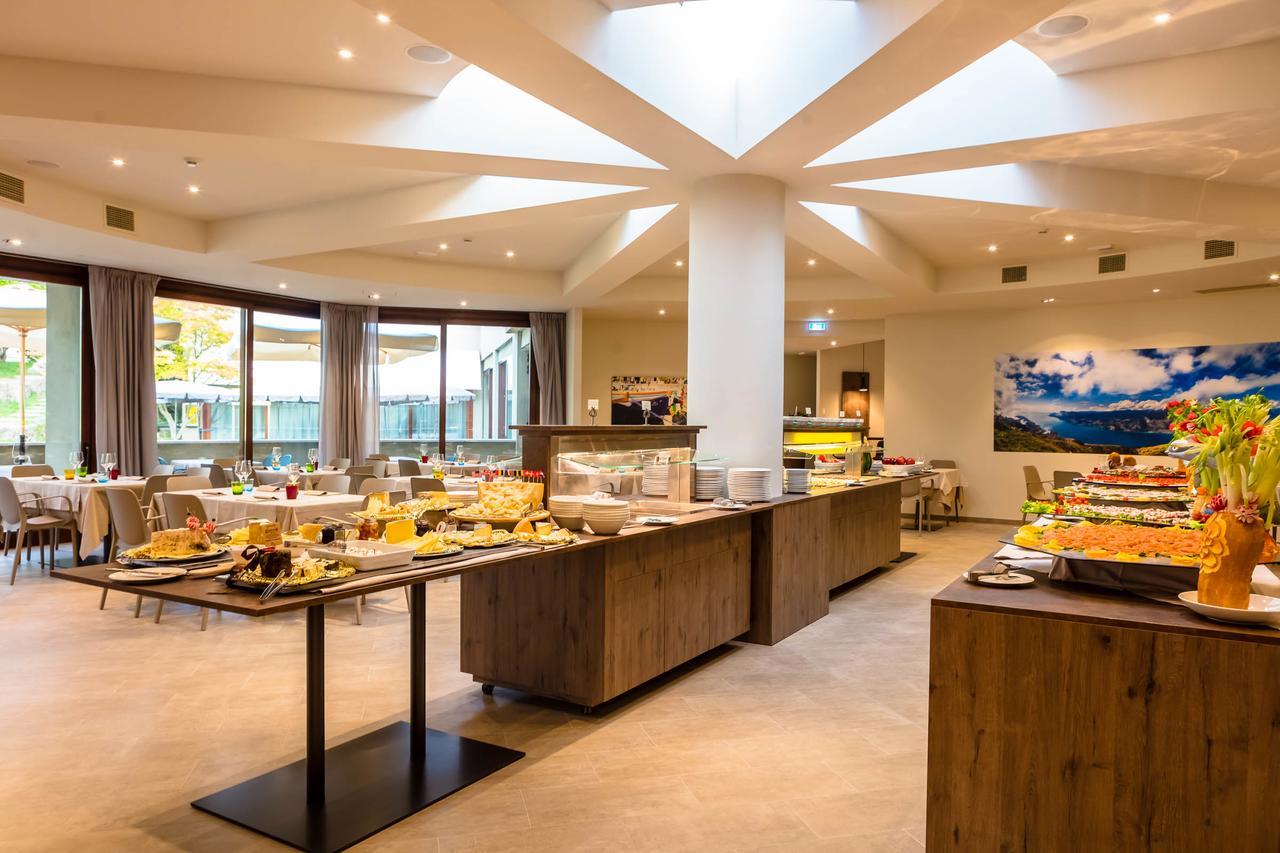 Le Torri Del Garda Familyspa Resort トッリ・デル・ベーナコ エクステリア 写真